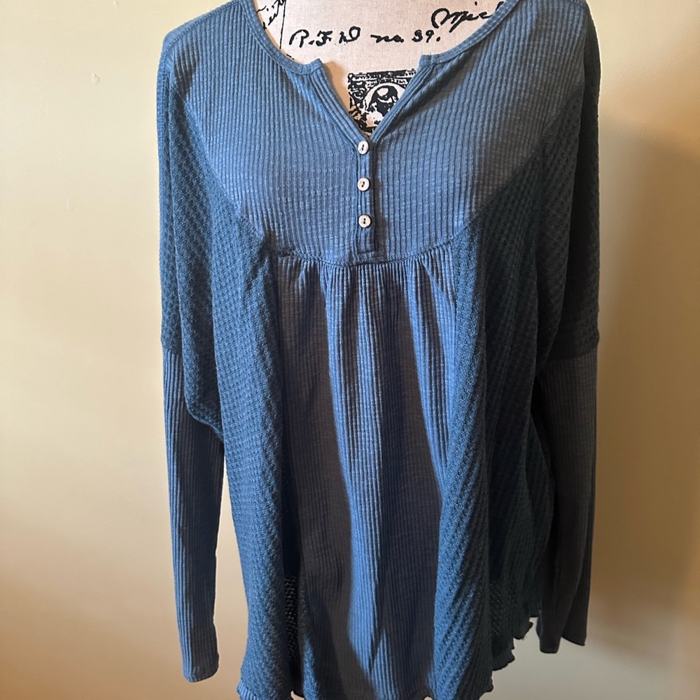 GiGiO Blue Long Sleeve Women's Top